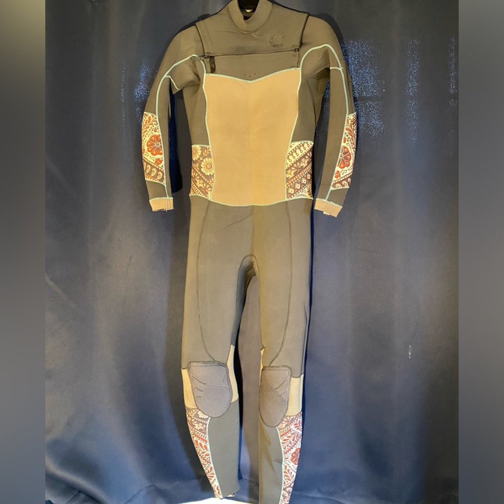 🔥RARE Billabong 3/2 Surf capsule women’s wetsuit